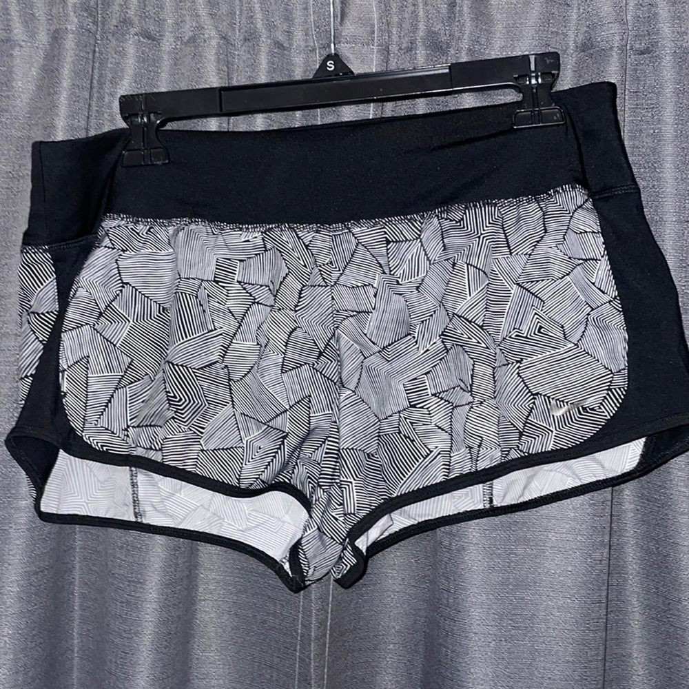 SM NIKE SHORTS